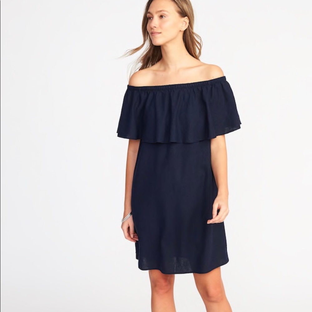 Black Old Navy Off the Shoulder Dress.